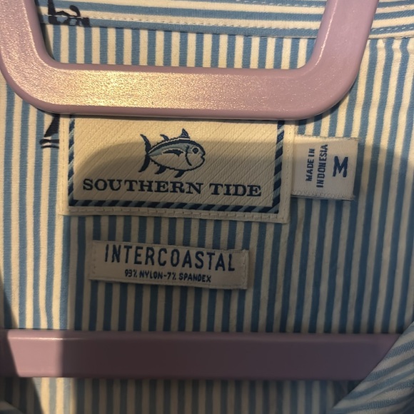 Southern Tide Men's Blue and White Striped short, sleeved button down Shirt - Picture 3 of 3